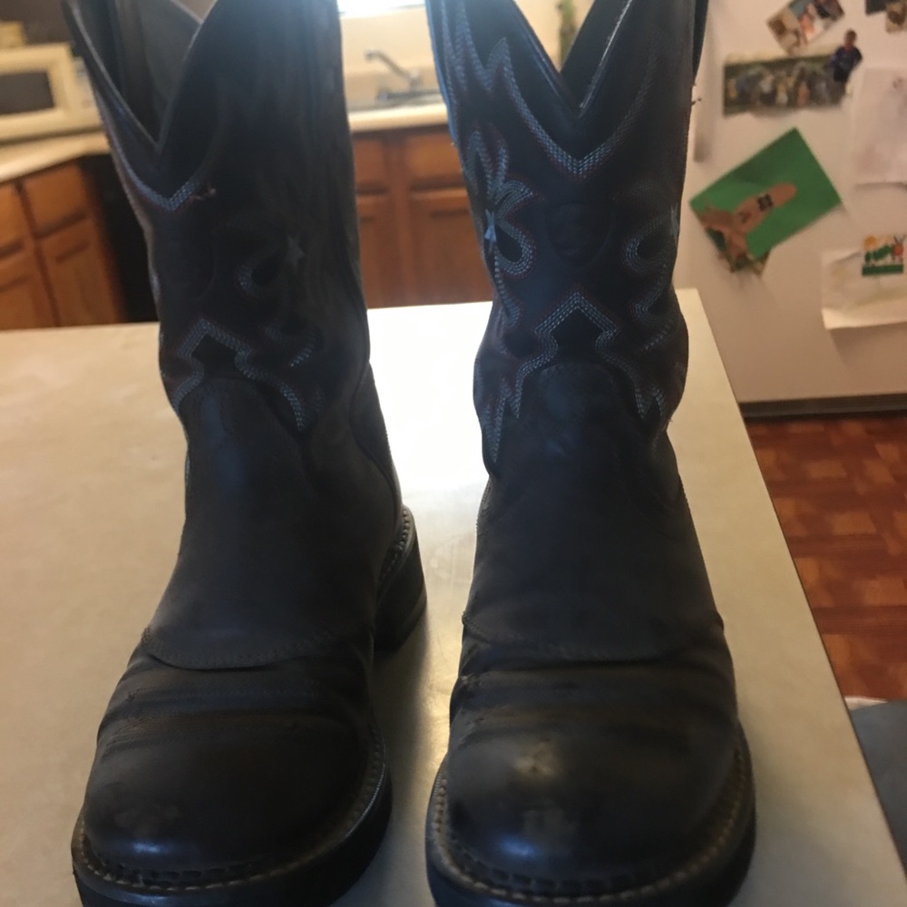 SOLD Ladies Ariat Boots